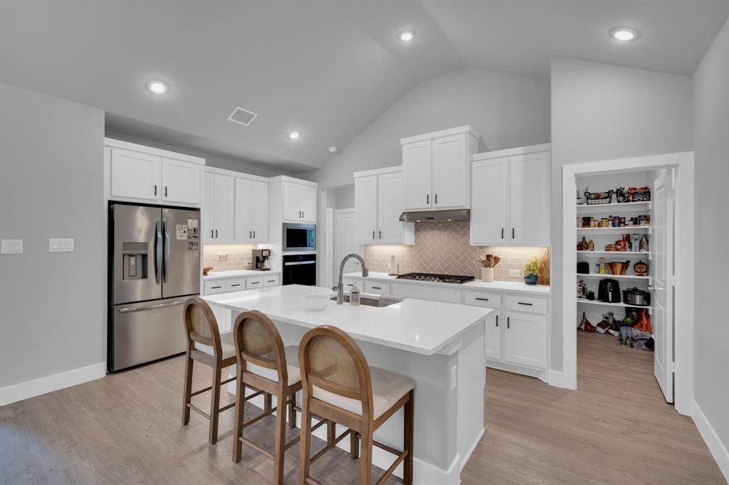 2212 Vista Way, Waxahachie, TX 75165
