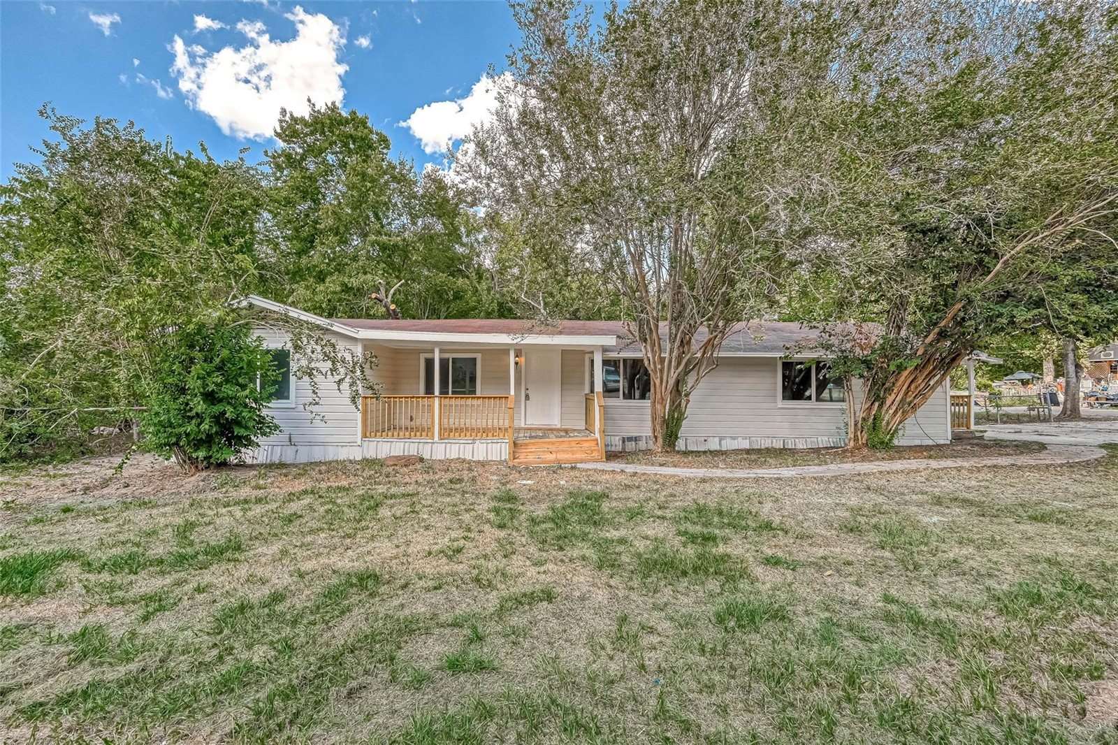 10694 Pine Street, Willis, TX 77318