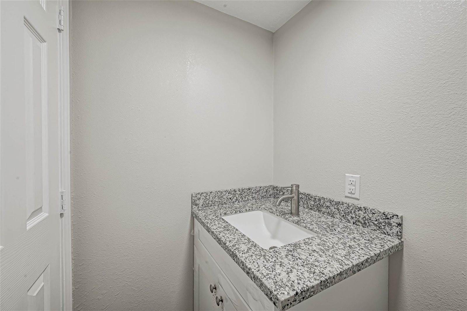 10694 Pine Street, Willis, TX 77318
