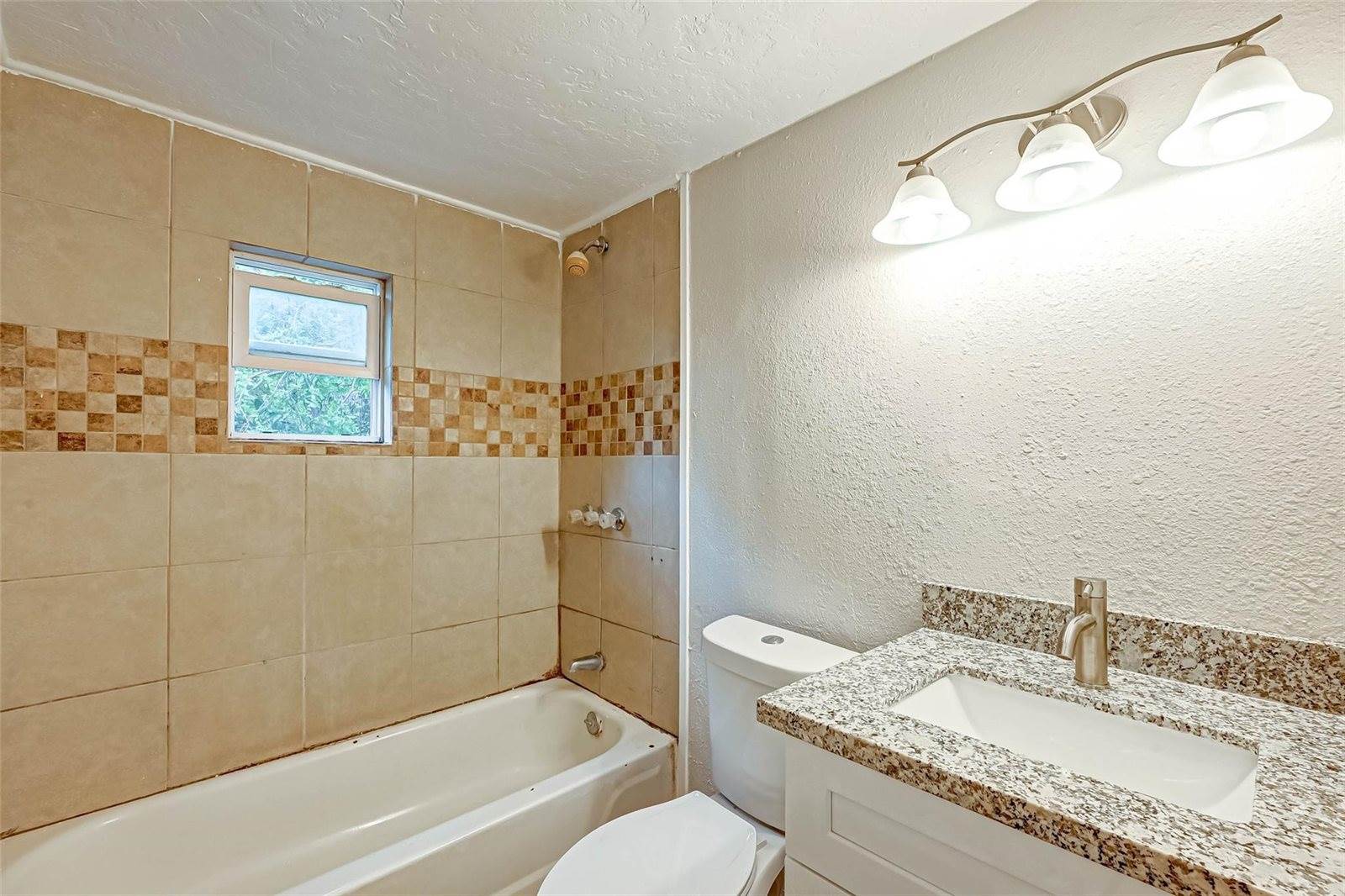10694 Pine Street, Willis, TX 77318