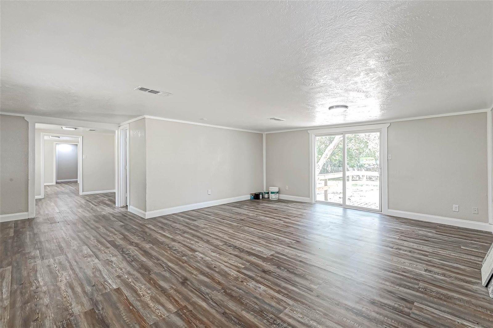 10694 Pine Street, Willis, TX 77318