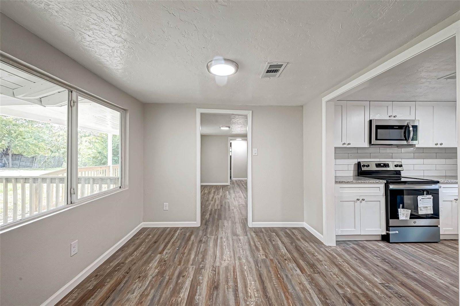 10694 Pine Street, Willis, TX 77318