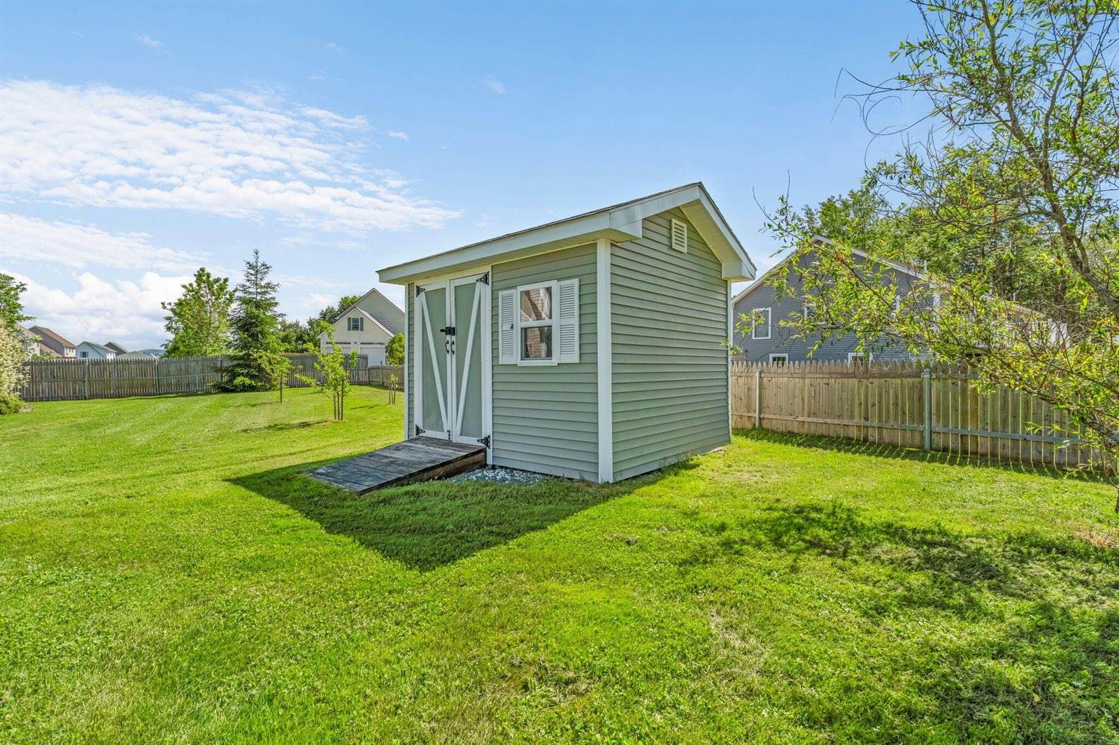 174 Rolling Meadow Drive, Bangor, ME 04401