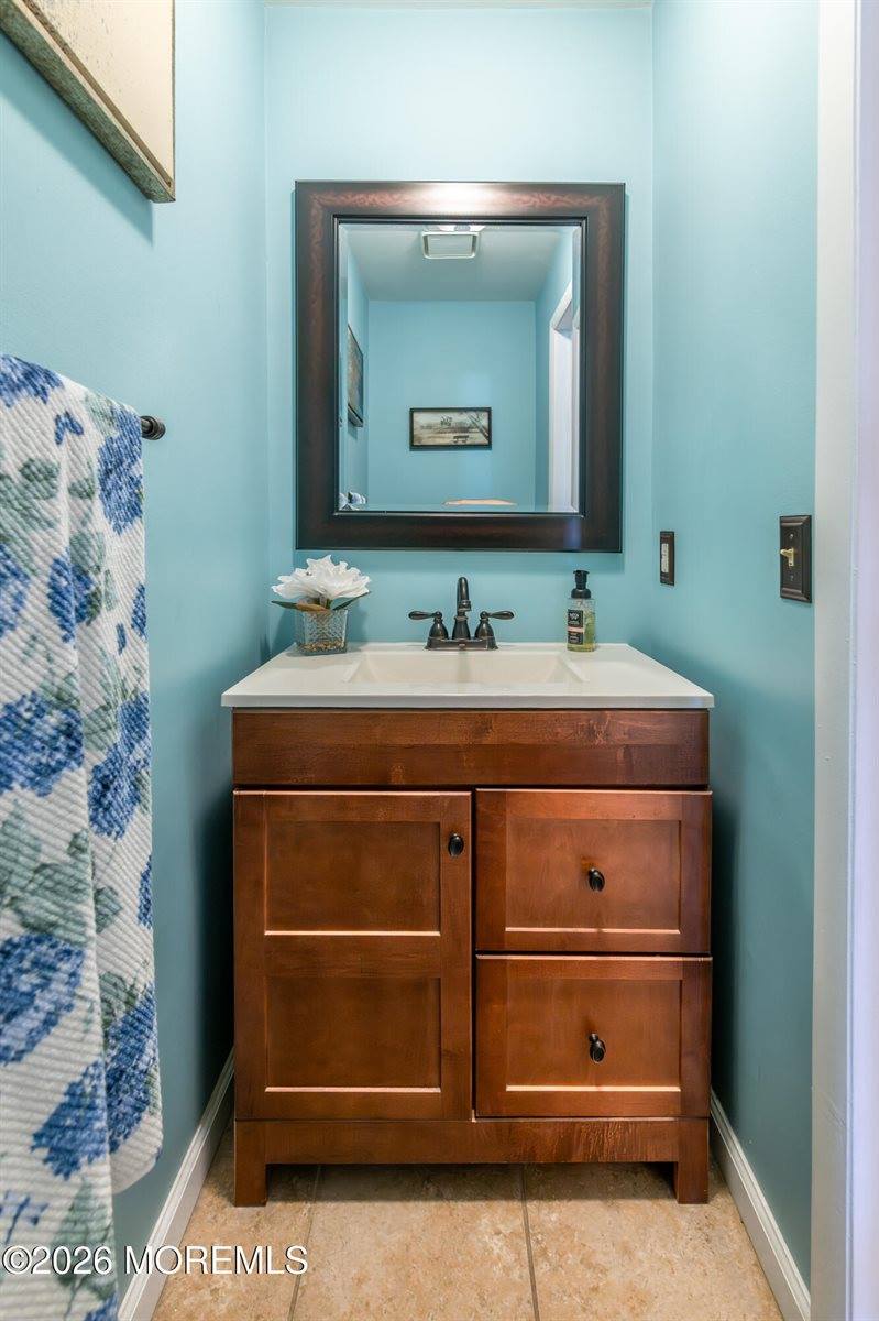 192 Longwood Drive, Manalapan, NJ 07726