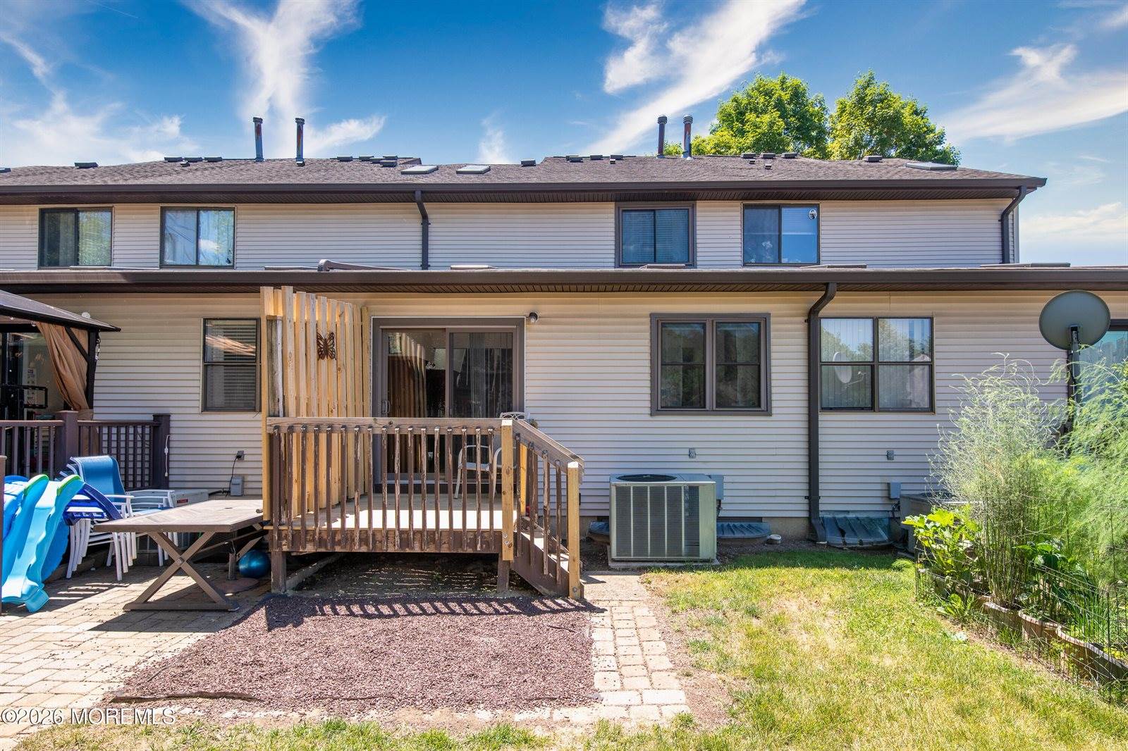 192 Longwood Drive, Manalapan, NJ 07726