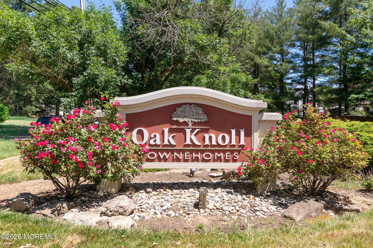 192 Longwood Drive, Manalapan, NJ 07726
