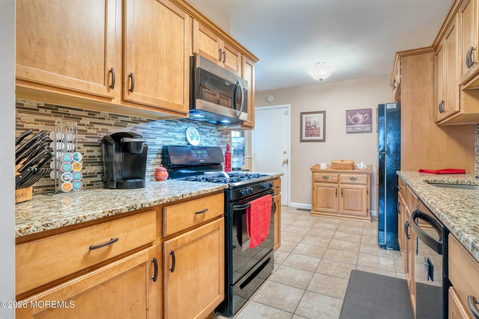 192 Longwood Drive, Manalapan, NJ 07726