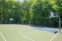 192 Longwood Drive, Manalapan, NJ 07726