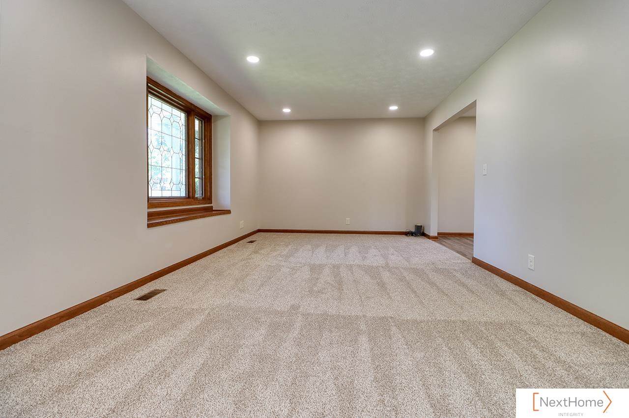 5430 Danbury Road, Lincoln, NE 68512