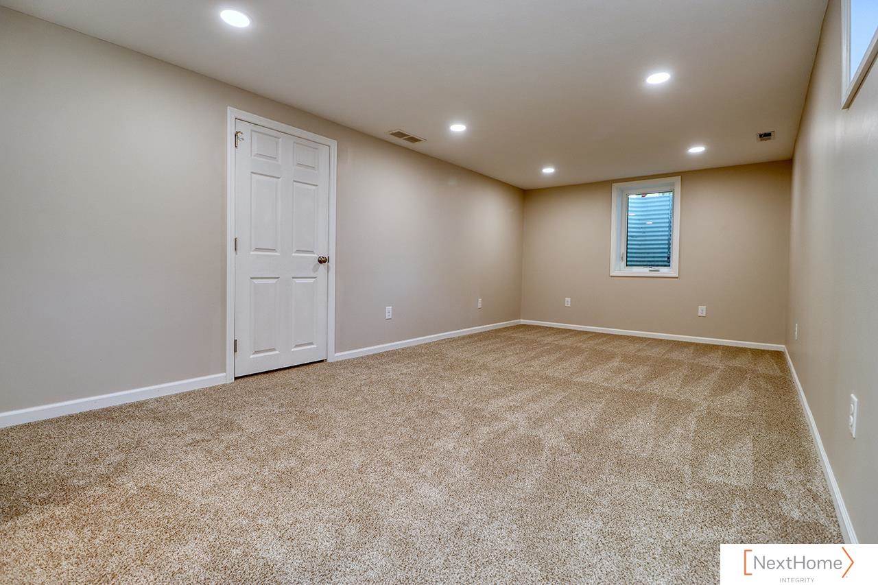 5430 Danbury Road, Lincoln, NE 68512