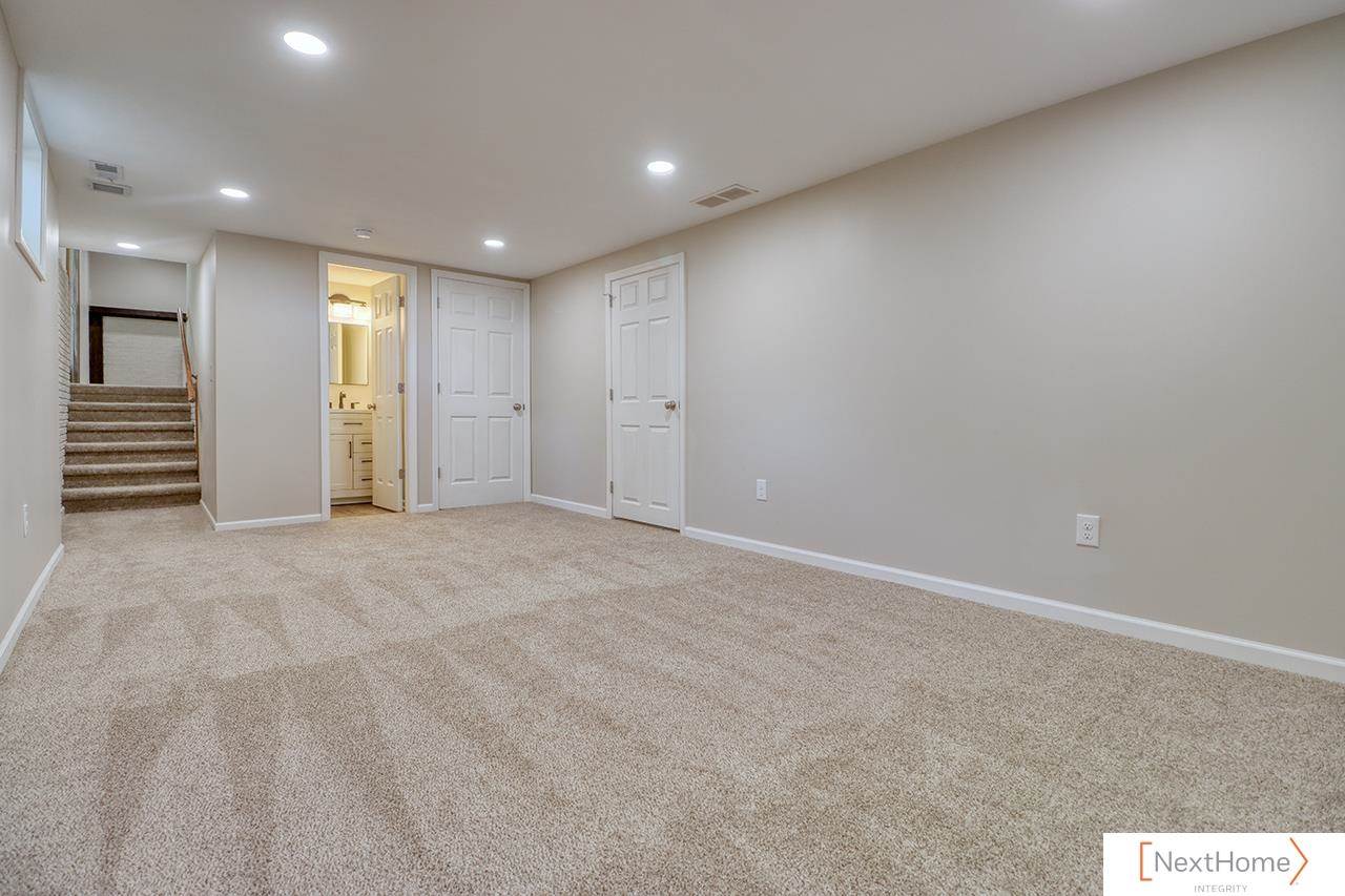 5430 Danbury Road, Lincoln, NE 68512