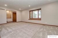 5430 Danbury Road, Lincoln, NE 68512