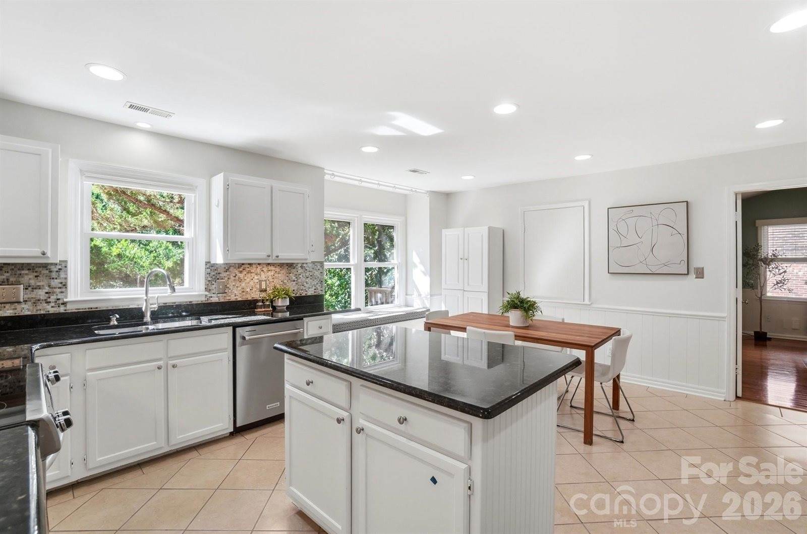 723 Walnut Point Drive, Matthews, NC 28105