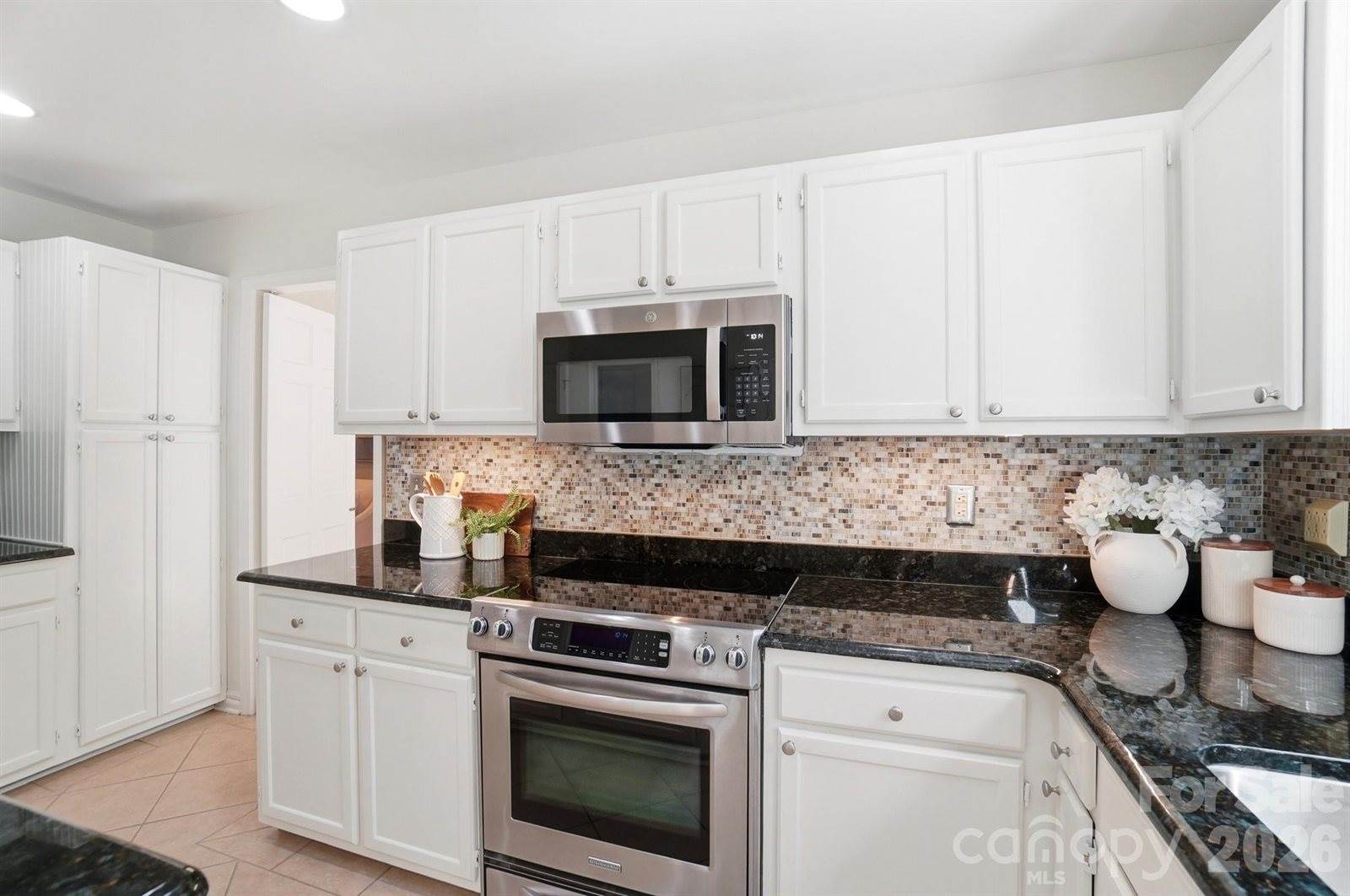 723 Walnut Point Drive, Matthews, NC 28105