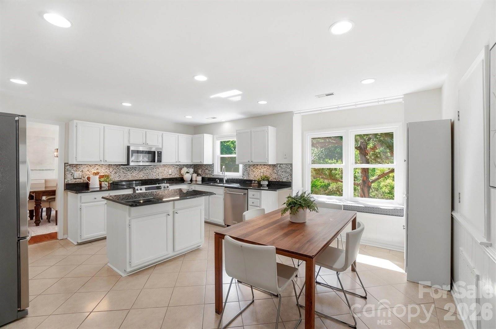 723 Walnut Point Drive, Matthews, NC 28105