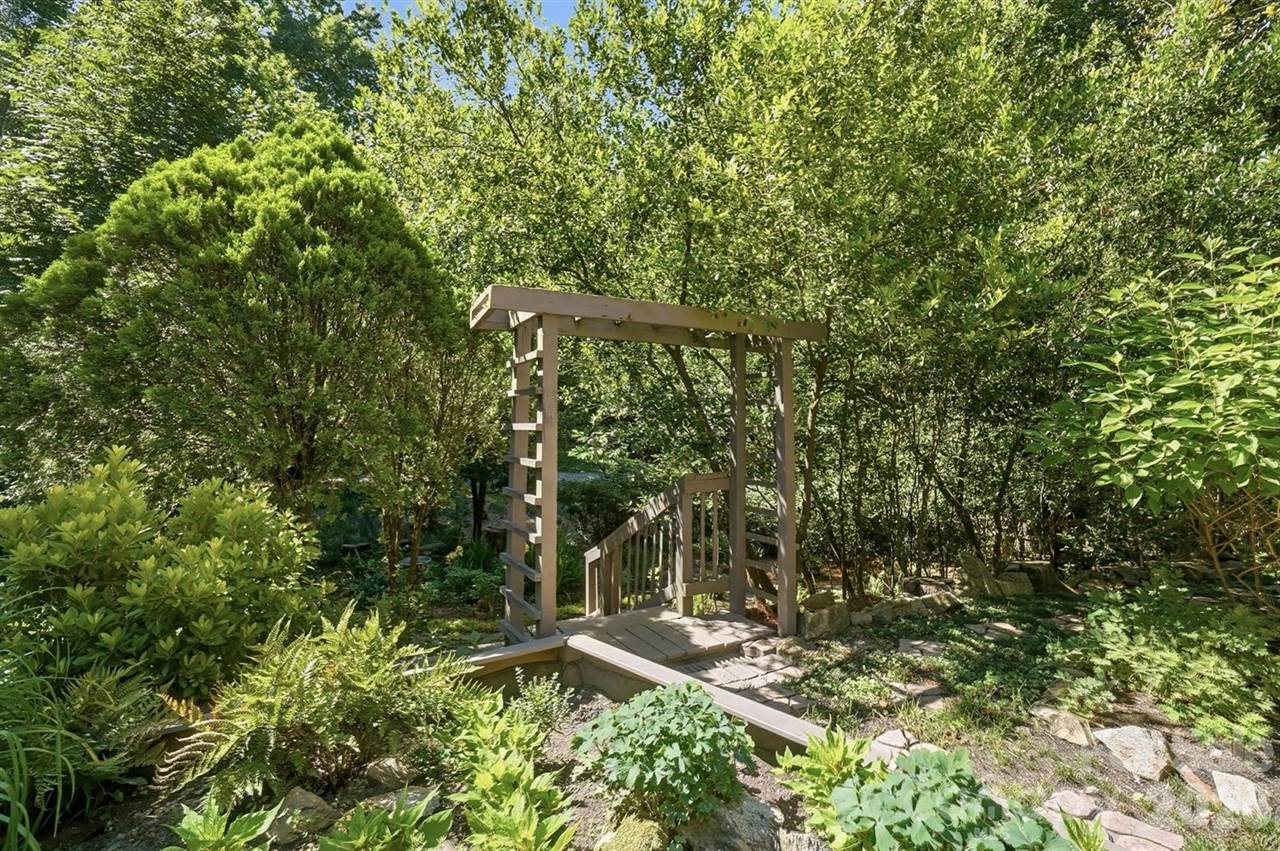 723 Walnut Point Drive, Matthews, NC 28105