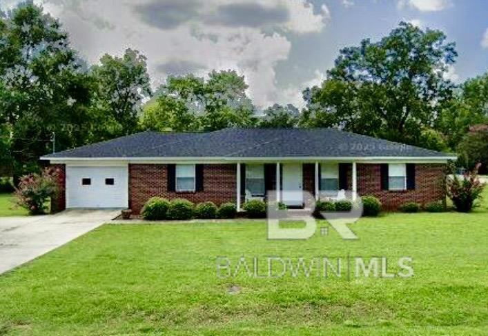 66 Forest Avenue, Monroeville, AL 36460