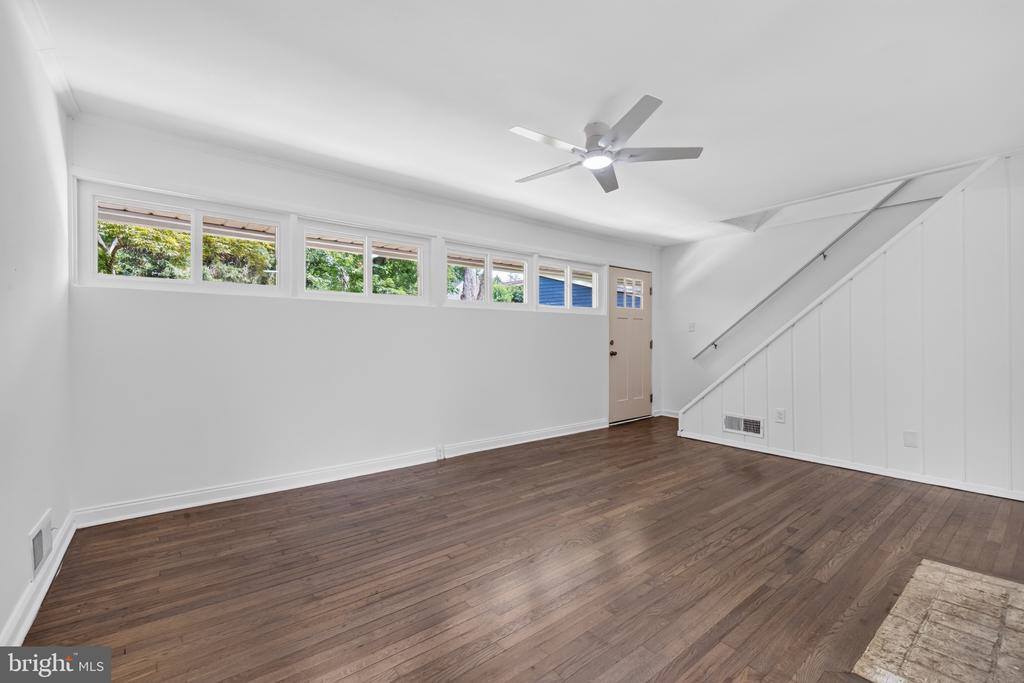 303 Nimitz Avenue, Rockville, MD 20851