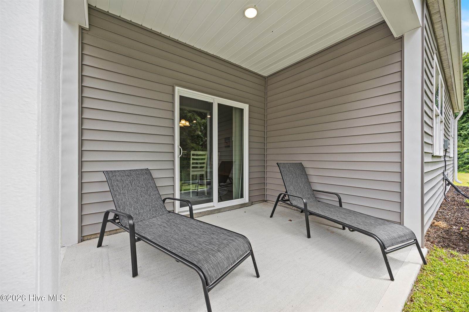 323 Windy Woods Way, Wilmington, NC 28401