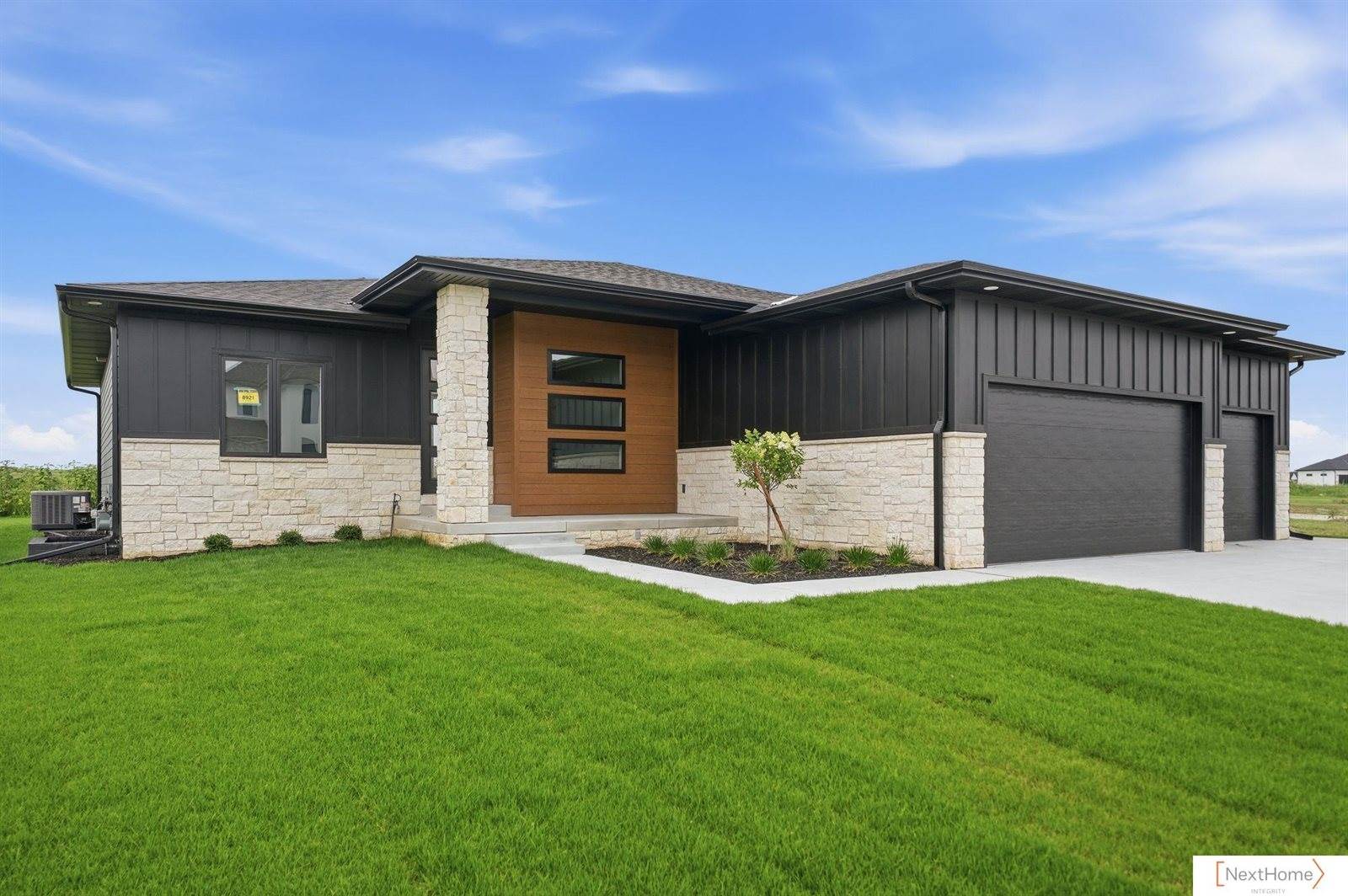 8921 Dragonfly Lane, Lincoln, NE 68526