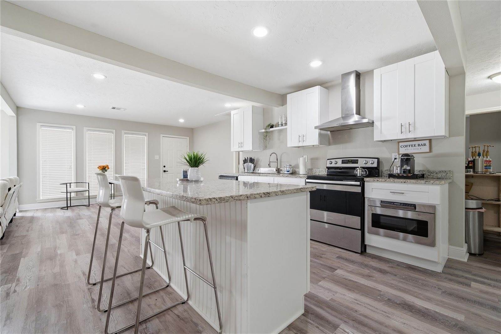 8826 Delilah Street, Houston, TX 77033