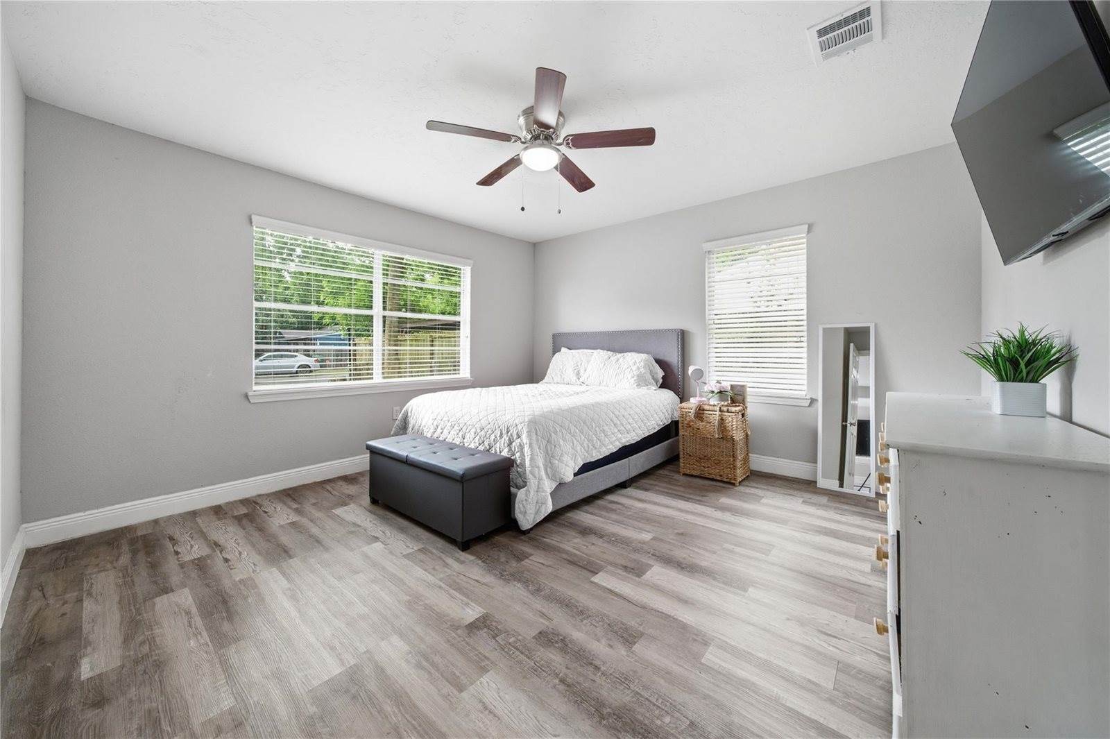 8826 Delilah Street, Houston, TX 77033