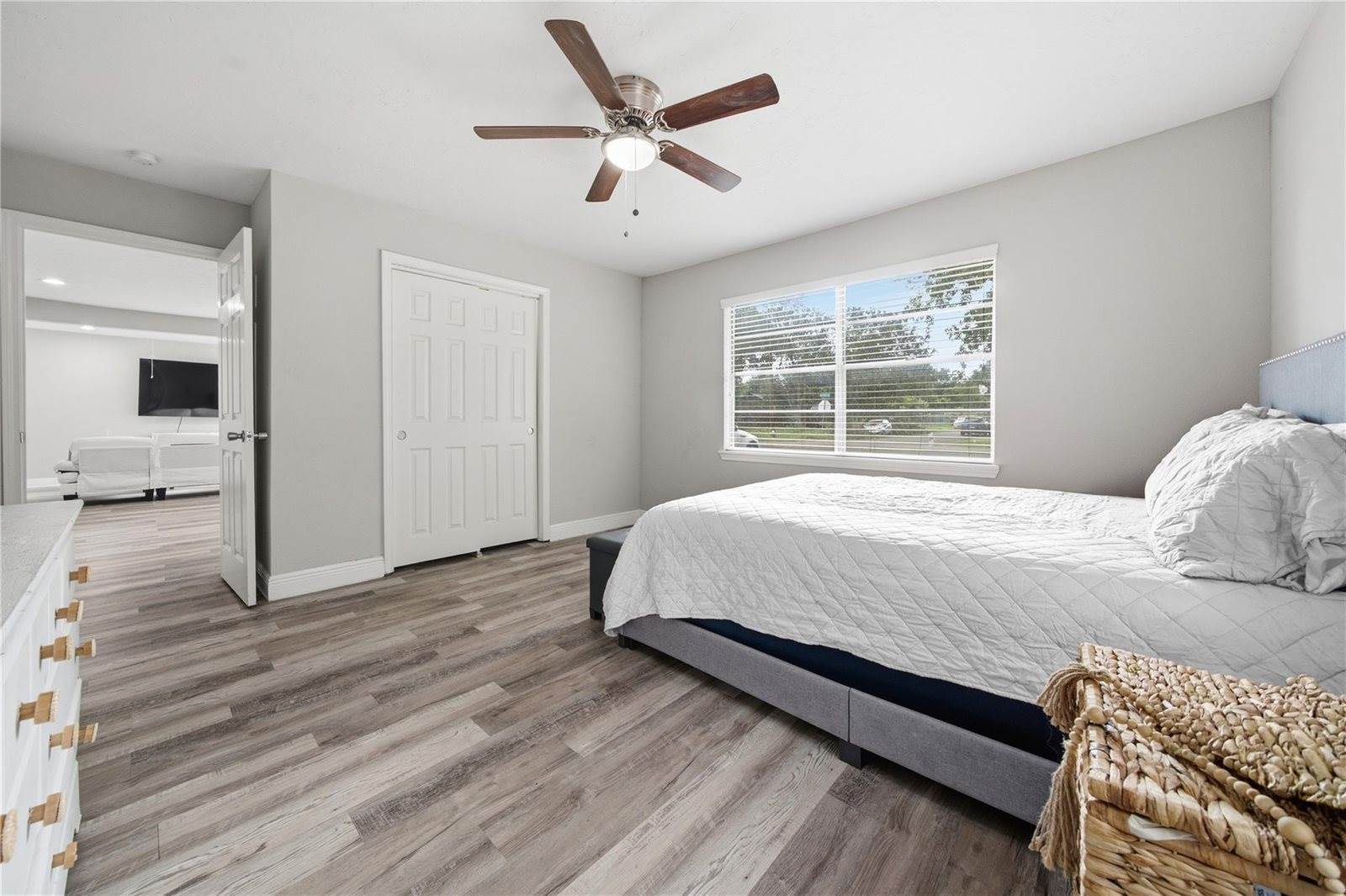 8826 Delilah Street, Houston, TX 77033