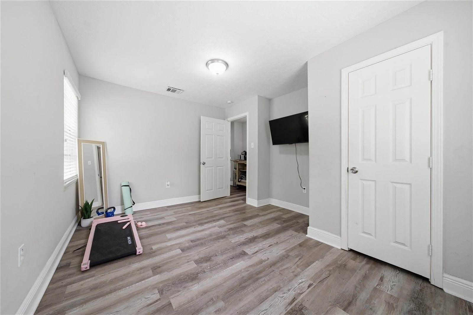 8826 Delilah Street, Houston, TX 77033