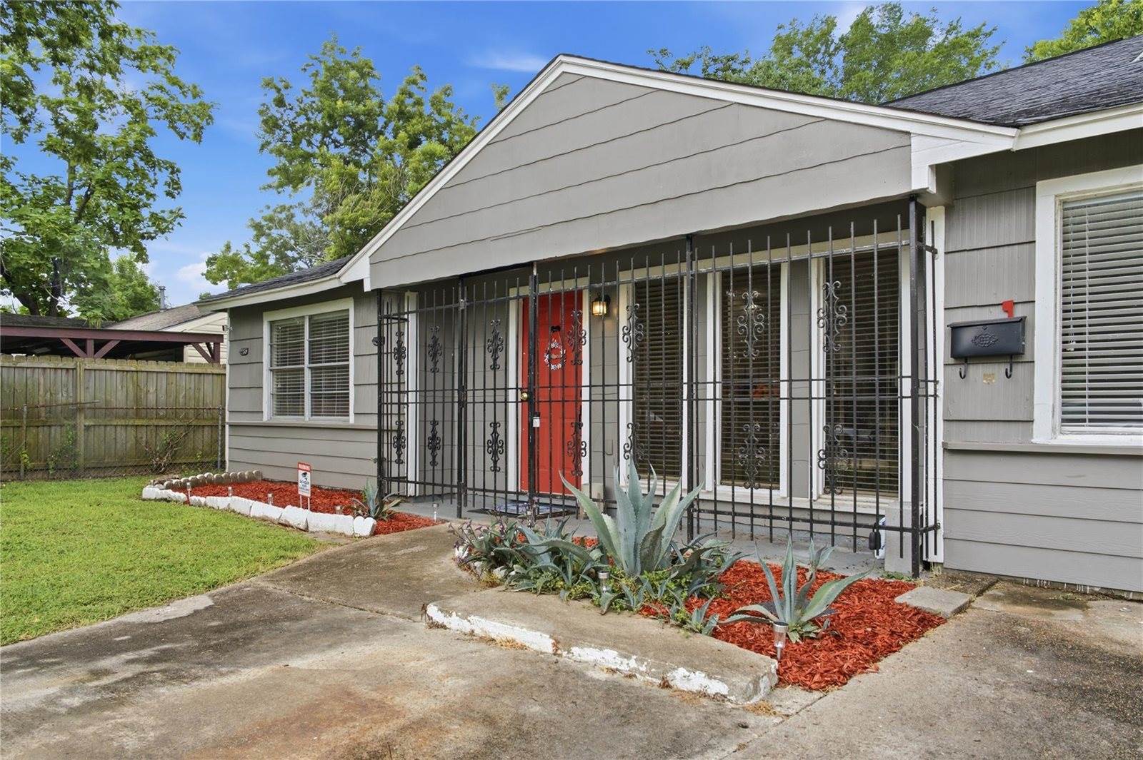 8826 Delilah Street, Houston, TX 77033