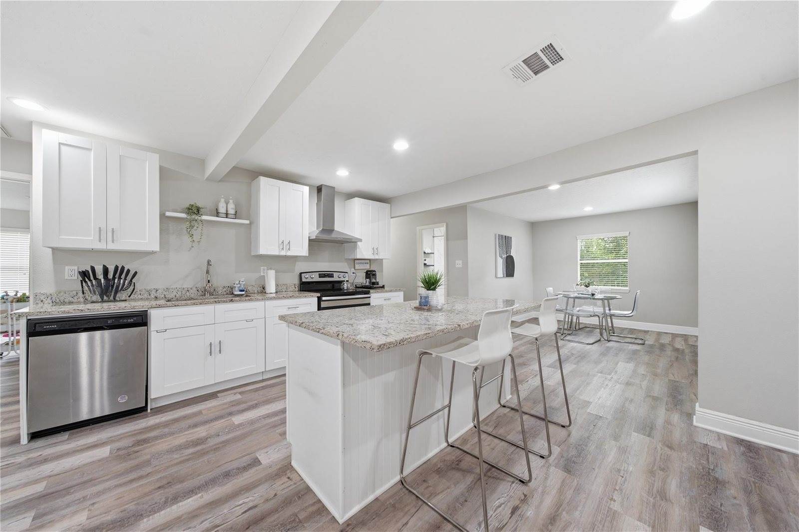 8826 Delilah Street, Houston, TX 77033