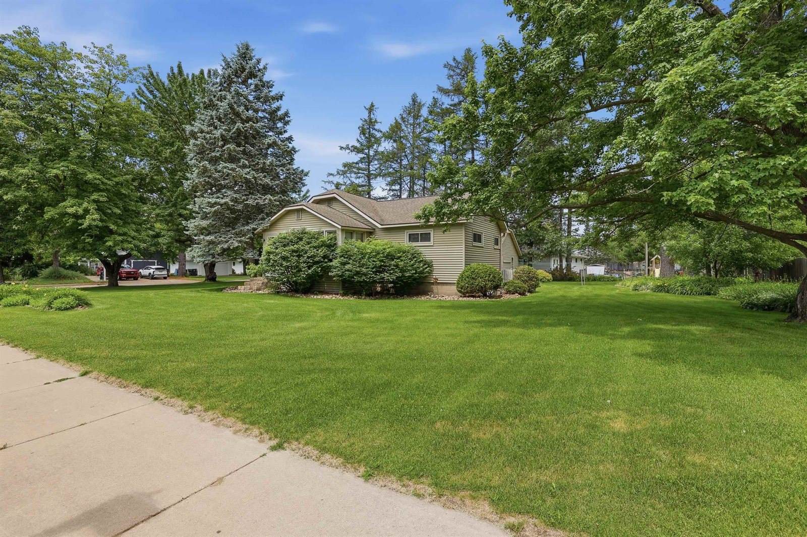 300 Mc Dill Avenue, Stevens Point, WI 54481
