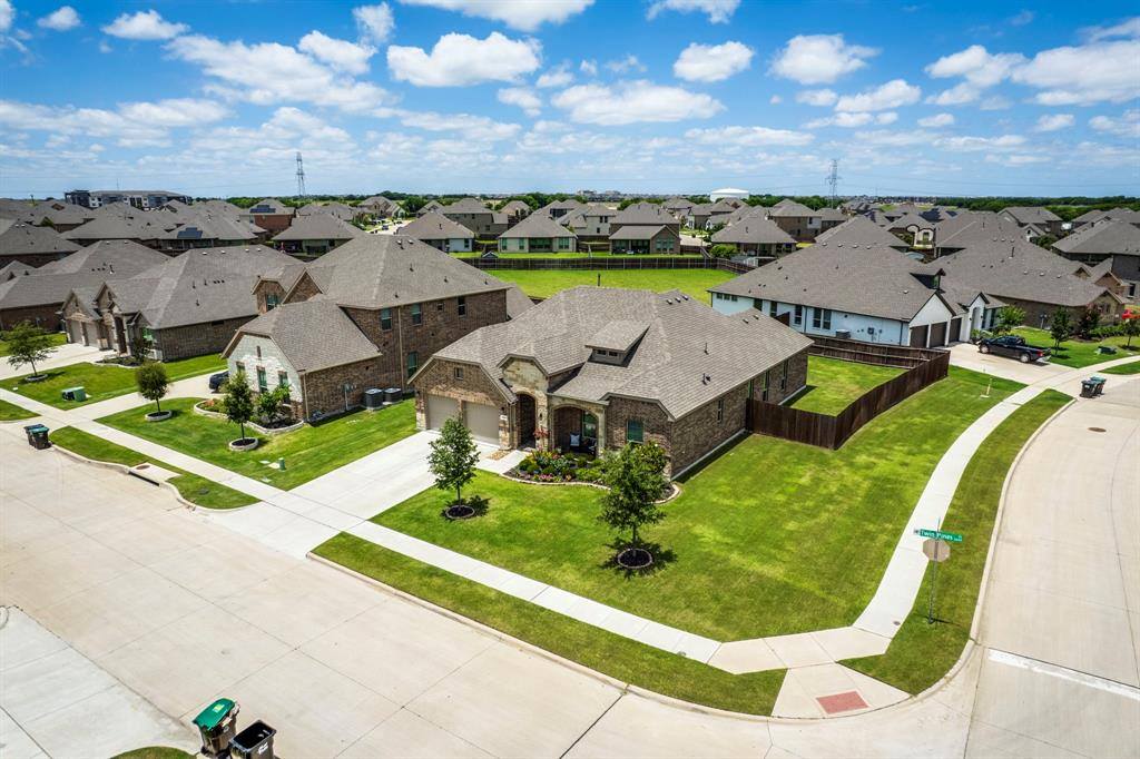 3660 Twin Pines Drive, Grand Prairie, TX 76065