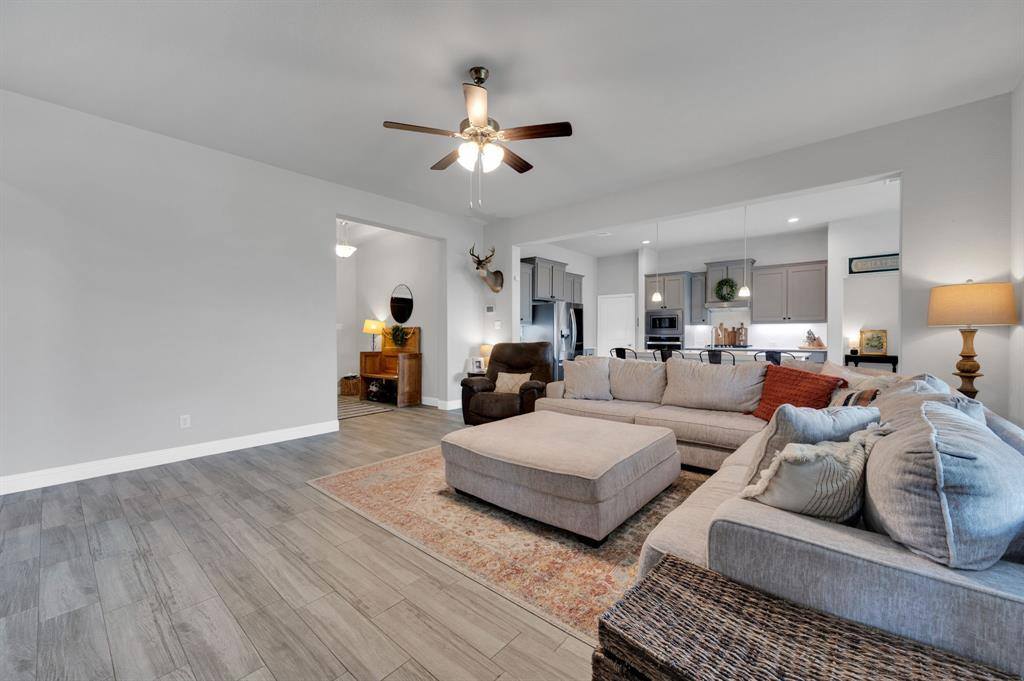 3660 Twin Pines Drive, Grand Prairie, TX 76065