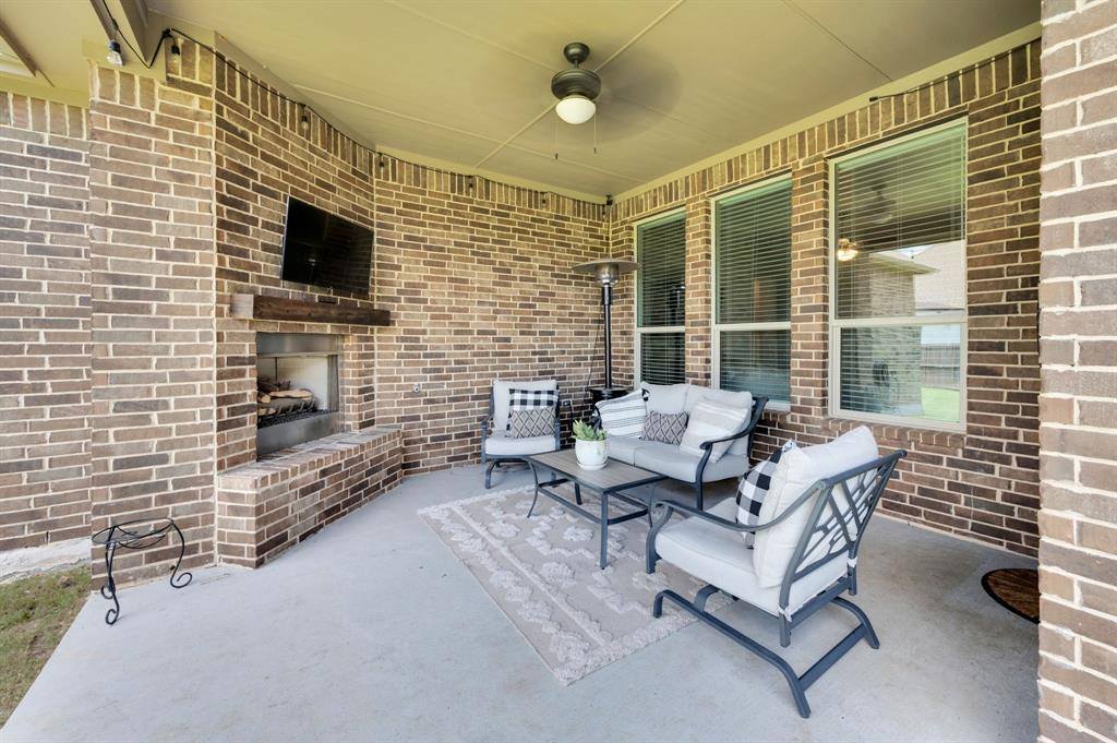 3660 Twin Pines Drive, Grand Prairie, TX 76065