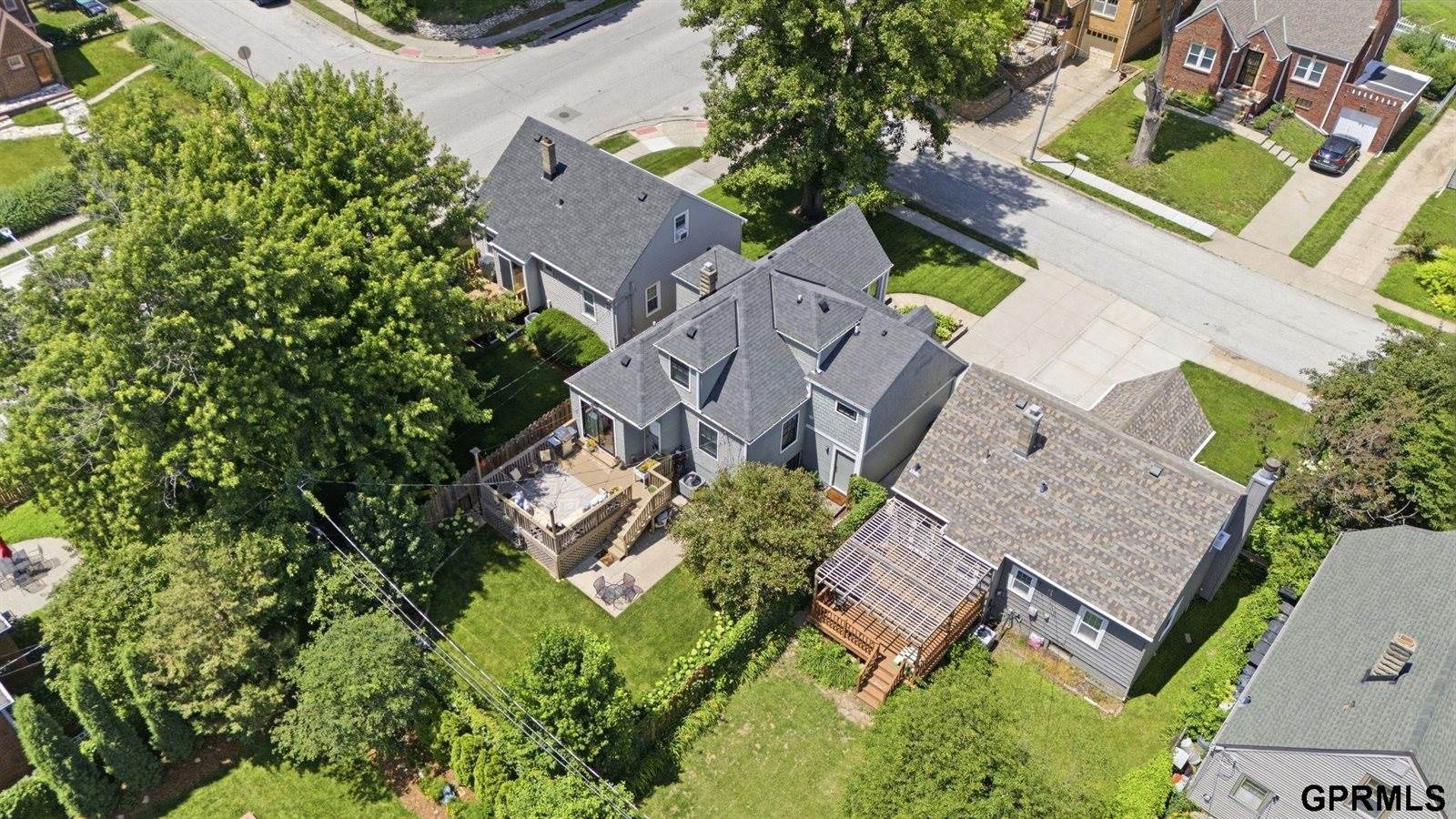 5911 Pierce Street, Omaha, NE 68106