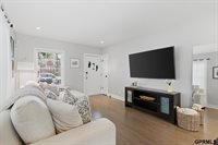 5911 Pierce Street, Omaha, NE 68106