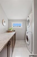 5911 Pierce Street, Omaha, NE 68106