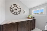 5911 Pierce Street, Omaha, NE 68106