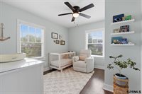 5911 Pierce Street, Omaha, NE 68106