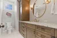 5911 Pierce Street, Omaha, NE 68106