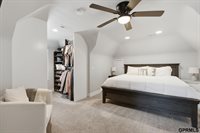 5911 Pierce Street, Omaha, NE 68106