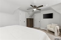 5911 Pierce Street, Omaha, NE 68106