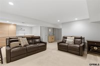 5911 Pierce Street, Omaha, NE 68106