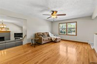 9806 O Circle, Omaha, NE 68127
