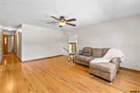 9806 O Circle, Omaha, NE 68127