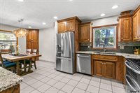9806 O Circle, Omaha, NE 68127