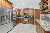 9806 O Circle, Omaha, NE 68127