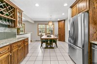 9806 O Circle, Omaha, NE 68127