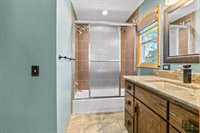 9806 O Circle, Omaha, NE 68127
