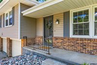 9806 O Circle, Omaha, NE 68127